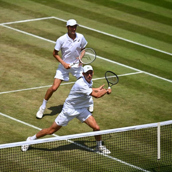 Tennis Wimbledon J Gabriel Debru Et Inchaups Se Sont Inclin S En